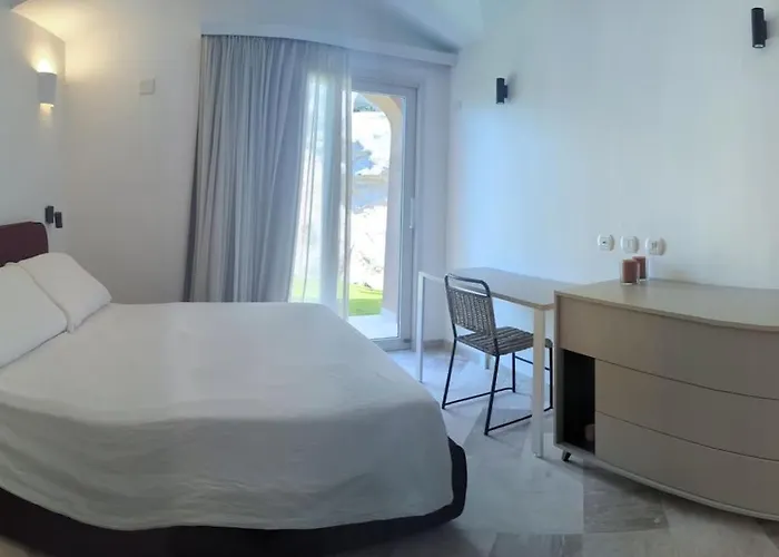 Supreme Location With Pool At Cala Sassari Дом отдыха