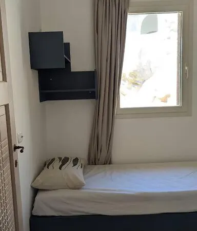 Hébergement de vacances Supreme Location With Pool At Cala Sassari *