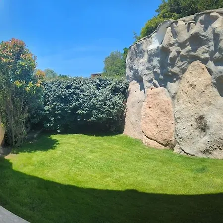 Hébergement de vacances Supreme Location With Pool At Cala Sassari